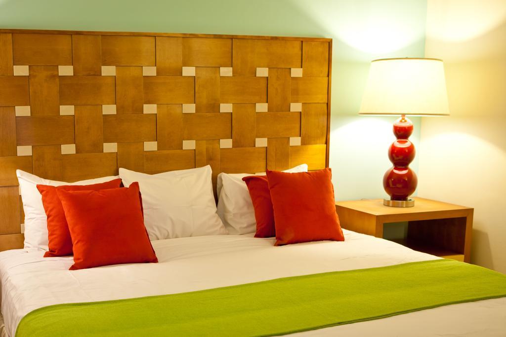 Quarto Deluxe com Cama King-size e Vista do Mar