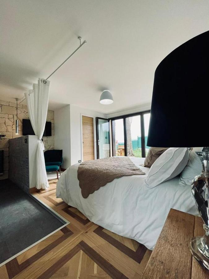 Deluxe Double Room Bath