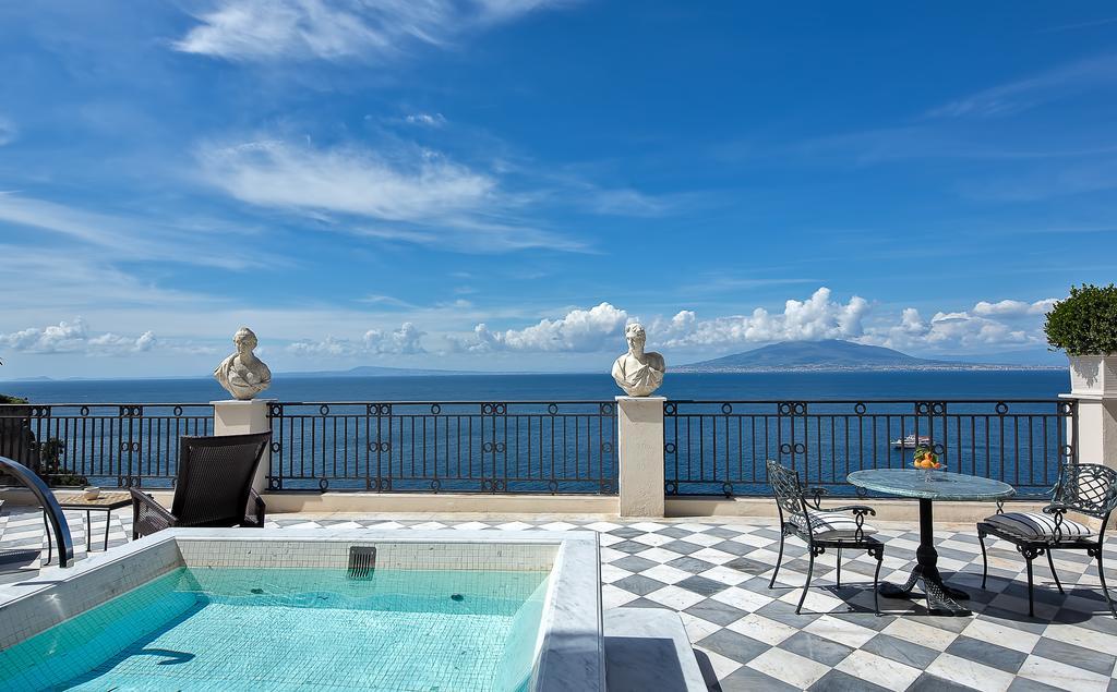 Suite with Private Pool,1433360695:JPEG