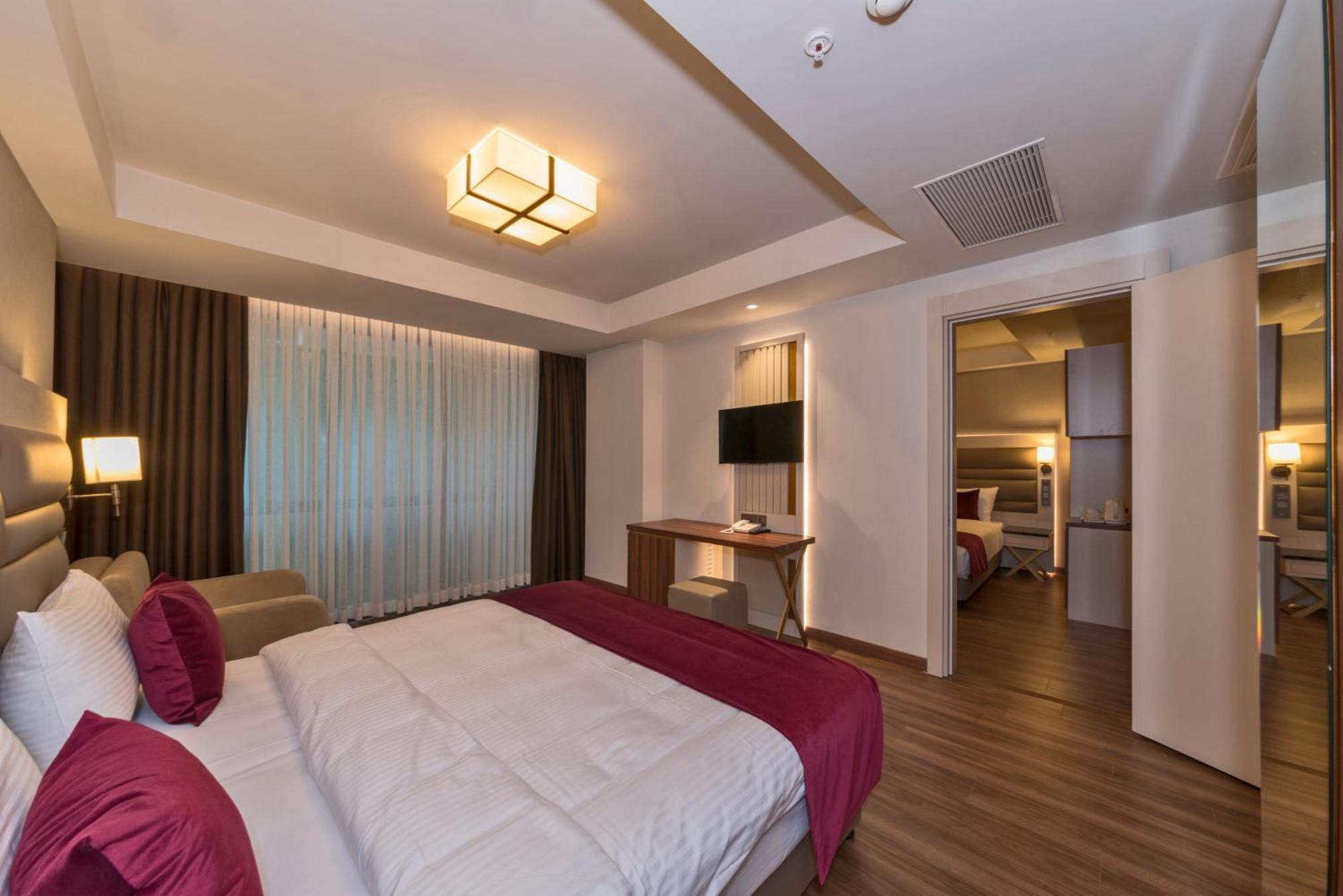 Deluxe Triple Room