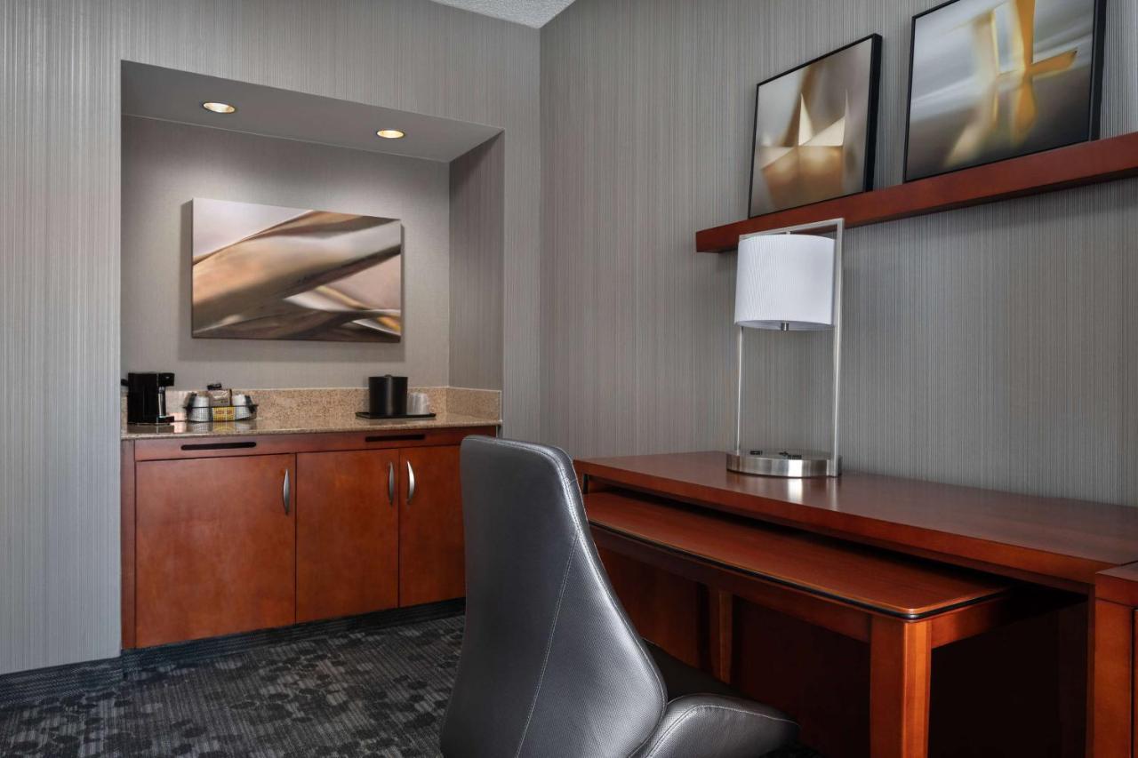 Suite Two Doubles Balcony