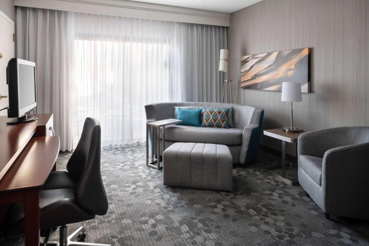 Suite Two Doubles Balcony