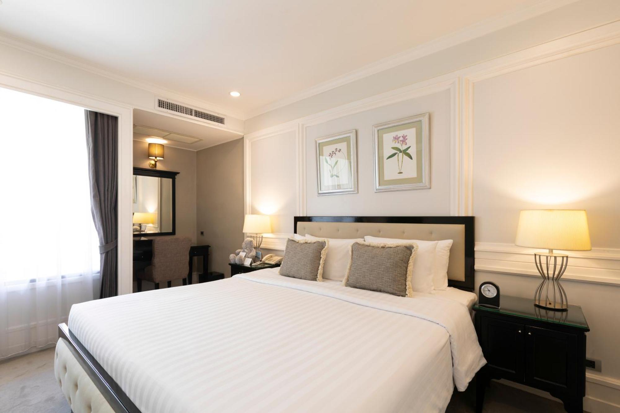One Bedroom Suite Lounge Access