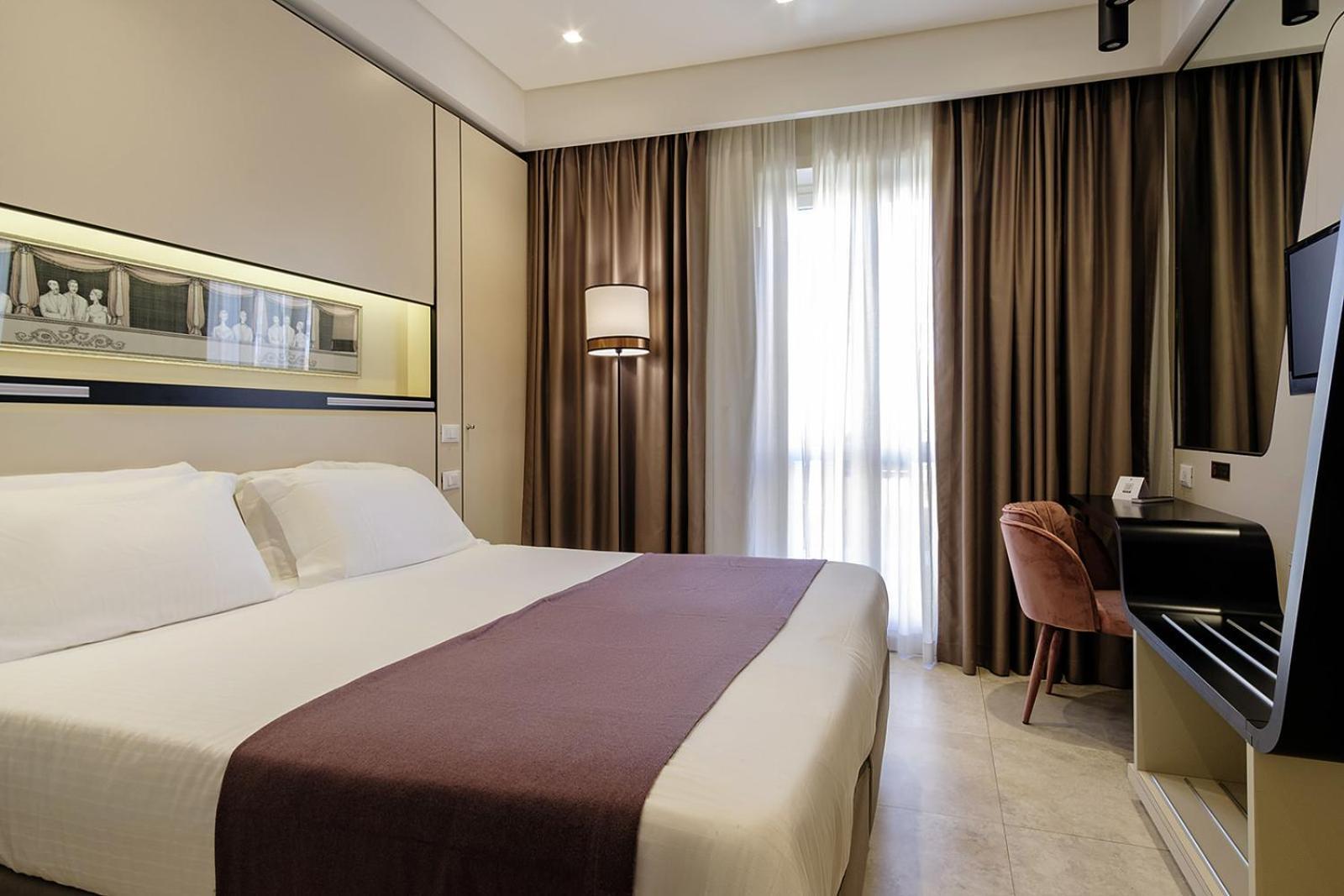 Quarto Superior com Cama de Casal ou 2 de Solteiro e Varanda