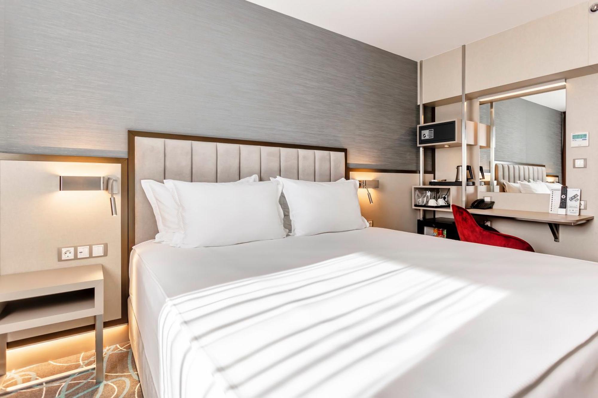 Large Double Room