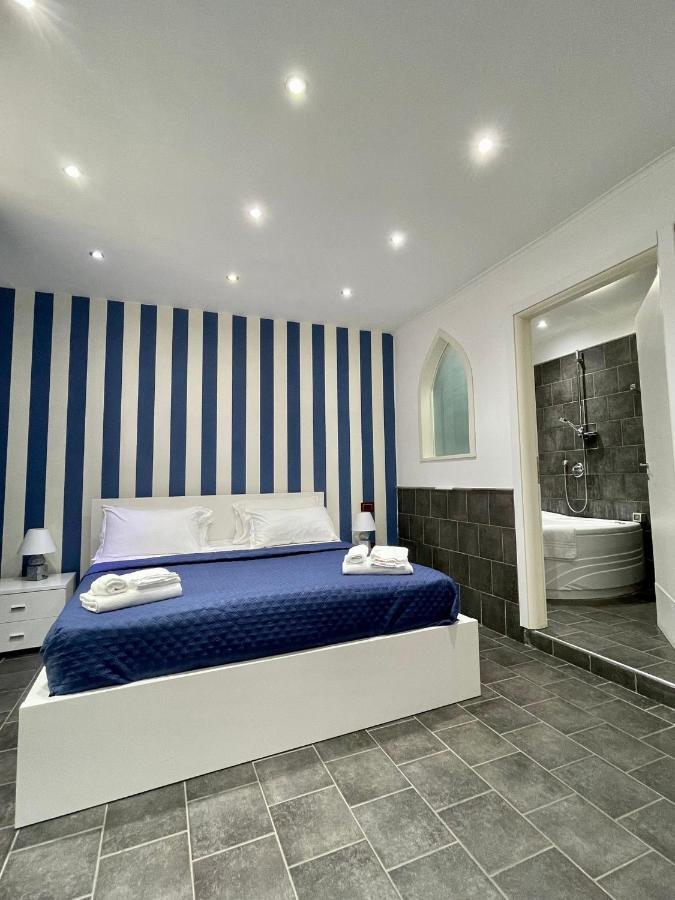 Queen Room Spa Bath