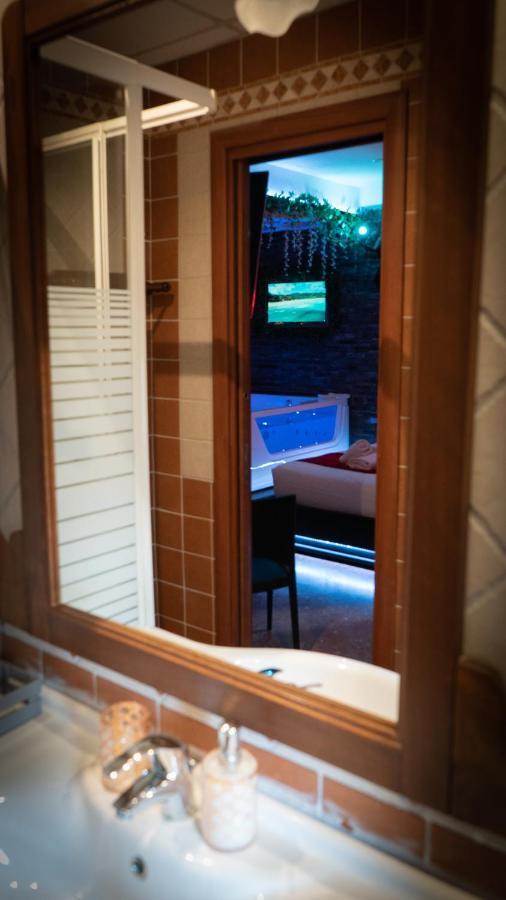 Suite Hot Tub,1176798139:JPEG
