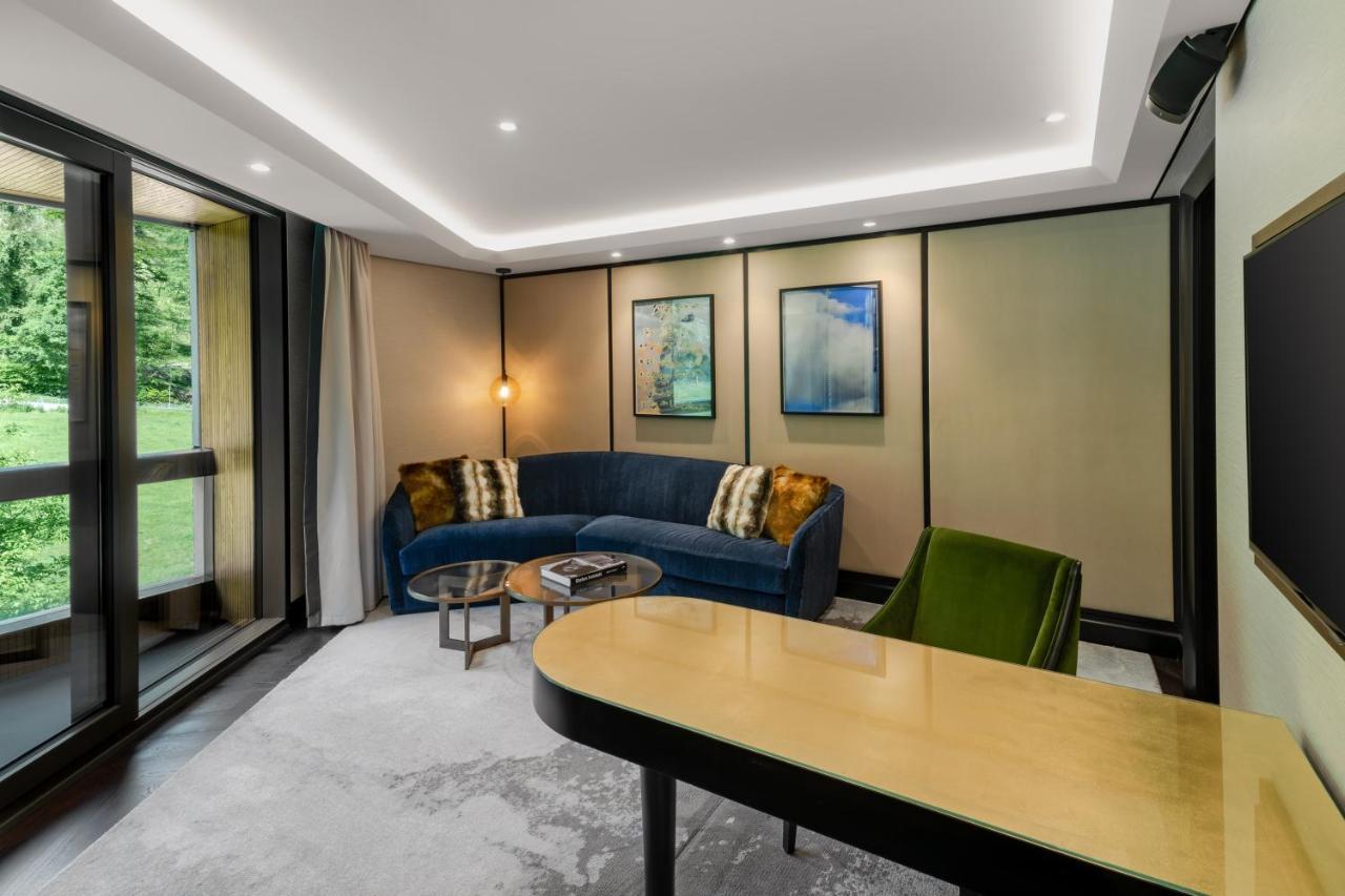 Master Suite w or Balcony