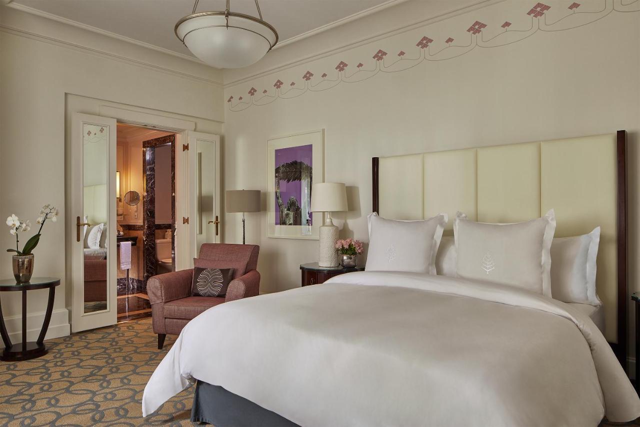 Superior Room One King Bed