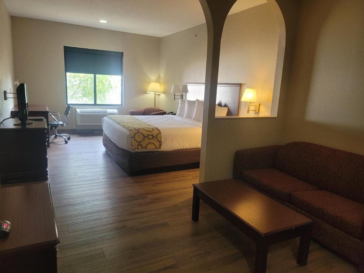 1 King Bed Mobility Accessible Room Bathtub w or Grab Bars Non-Smoking,1267679404:JPEG
