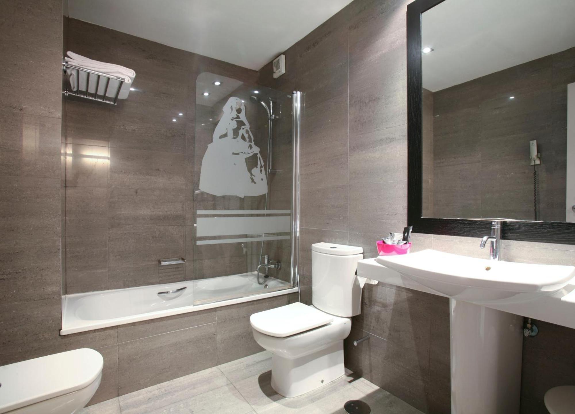 Double or Twin Room with Extra Bed (2 Adults + 1 Child),1272518923:JPEG