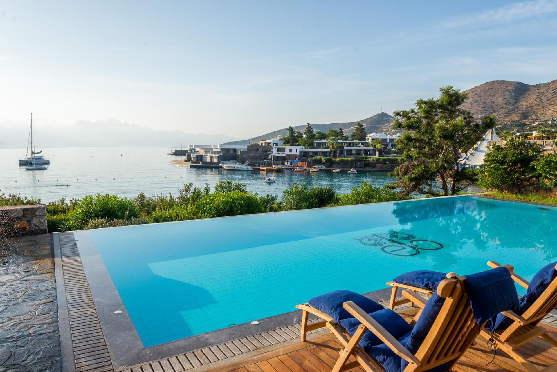 Villas Méditerranéennes avec Piscine Privée - Vue sur Mer