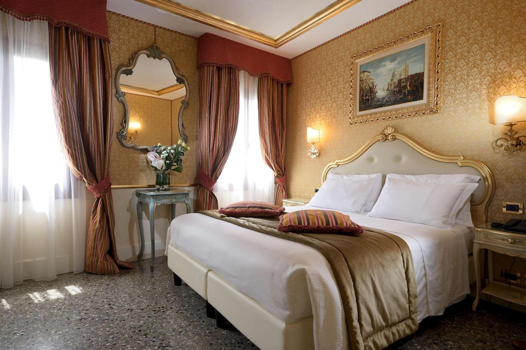 Classic Queen Room