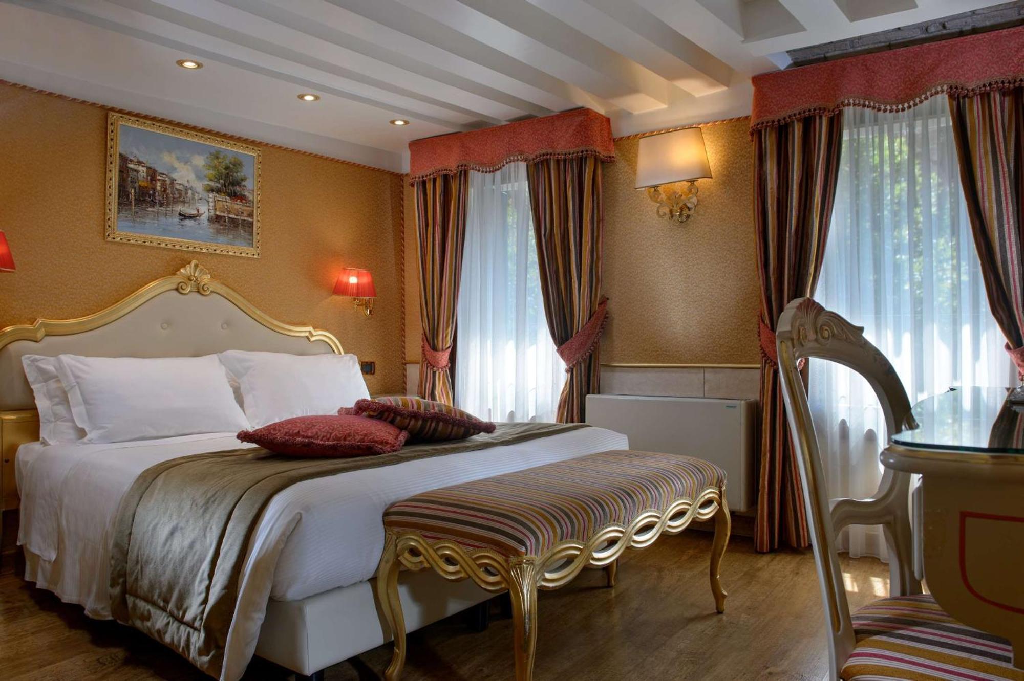 Classic Queen Room
