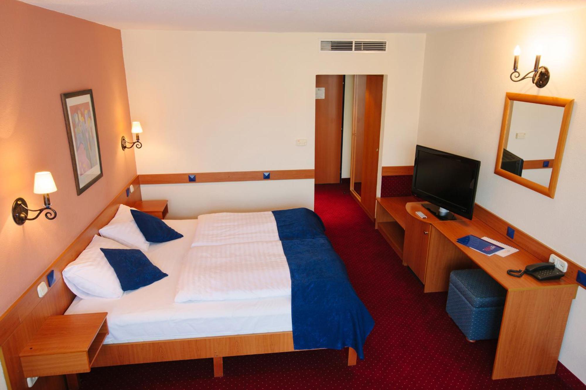 Standard Double or Twin Room,1433481988:JPEG