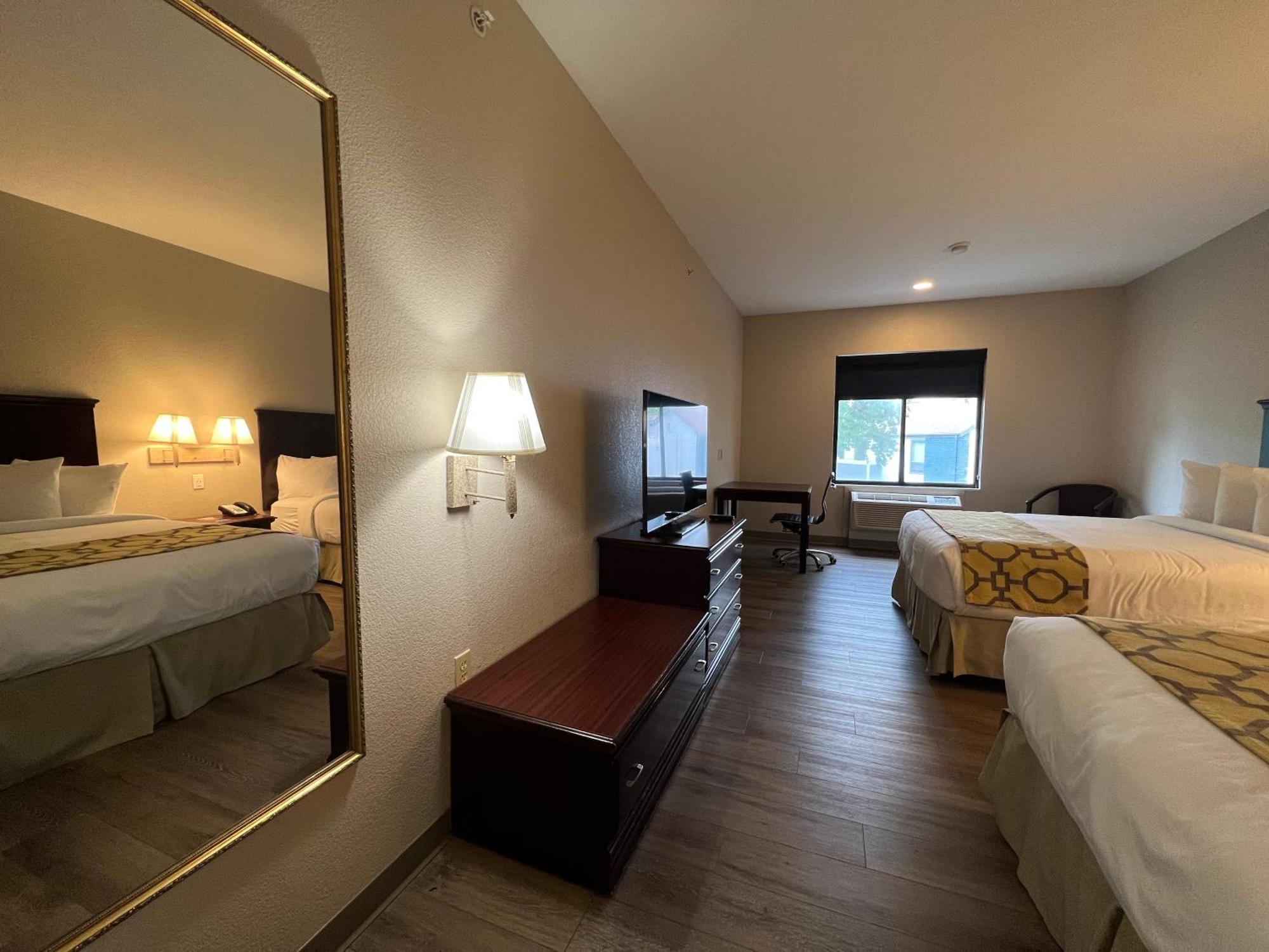 Queen Room Two Queen Beds Non-Smoking