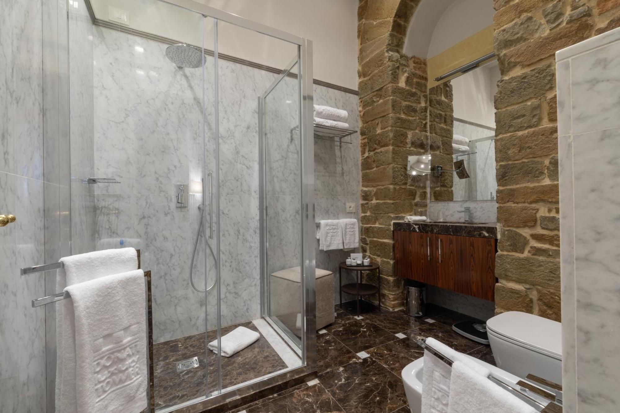 Botticelli - Deluxe Suite with Partial Duomo View