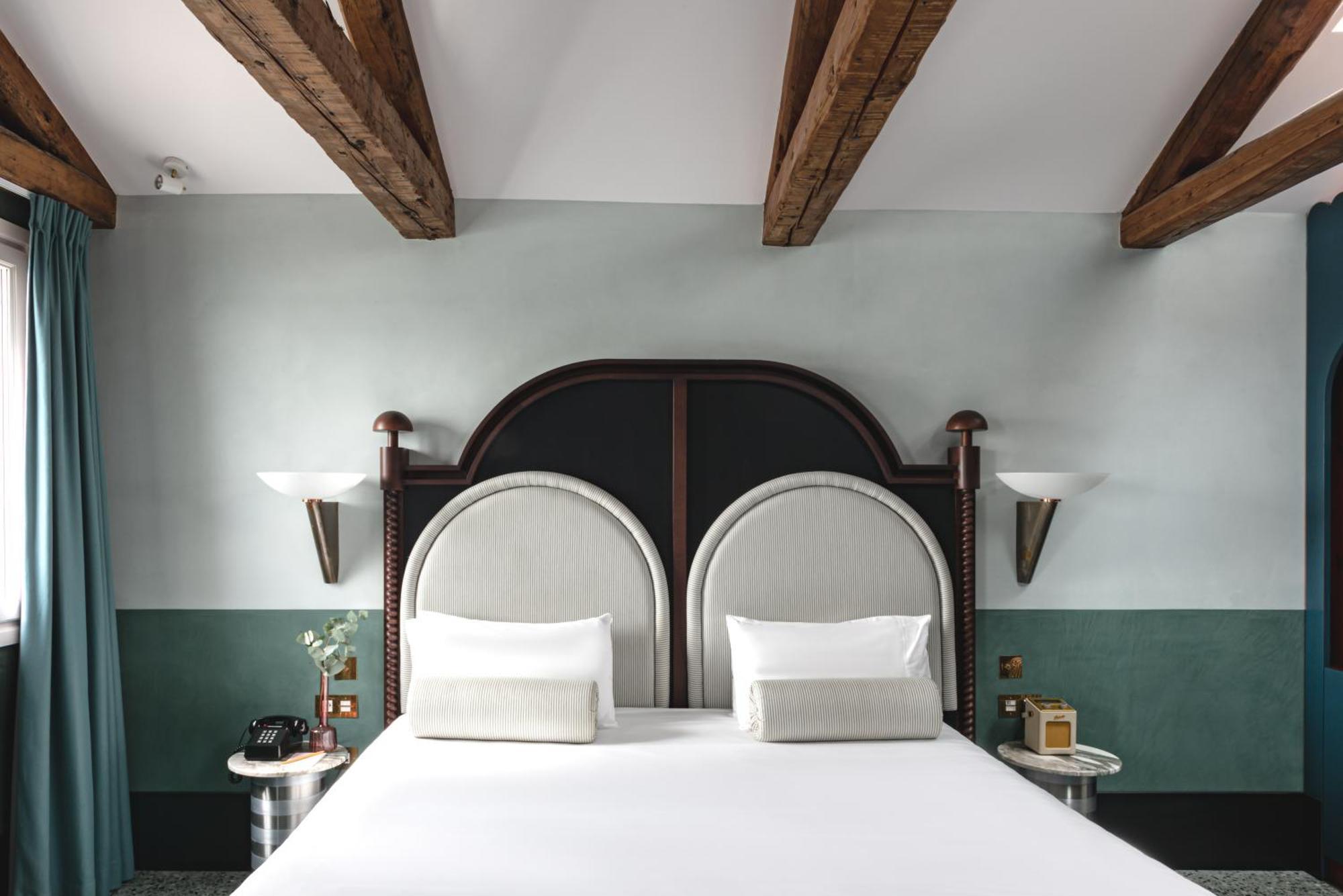 Junior Suite Canal View