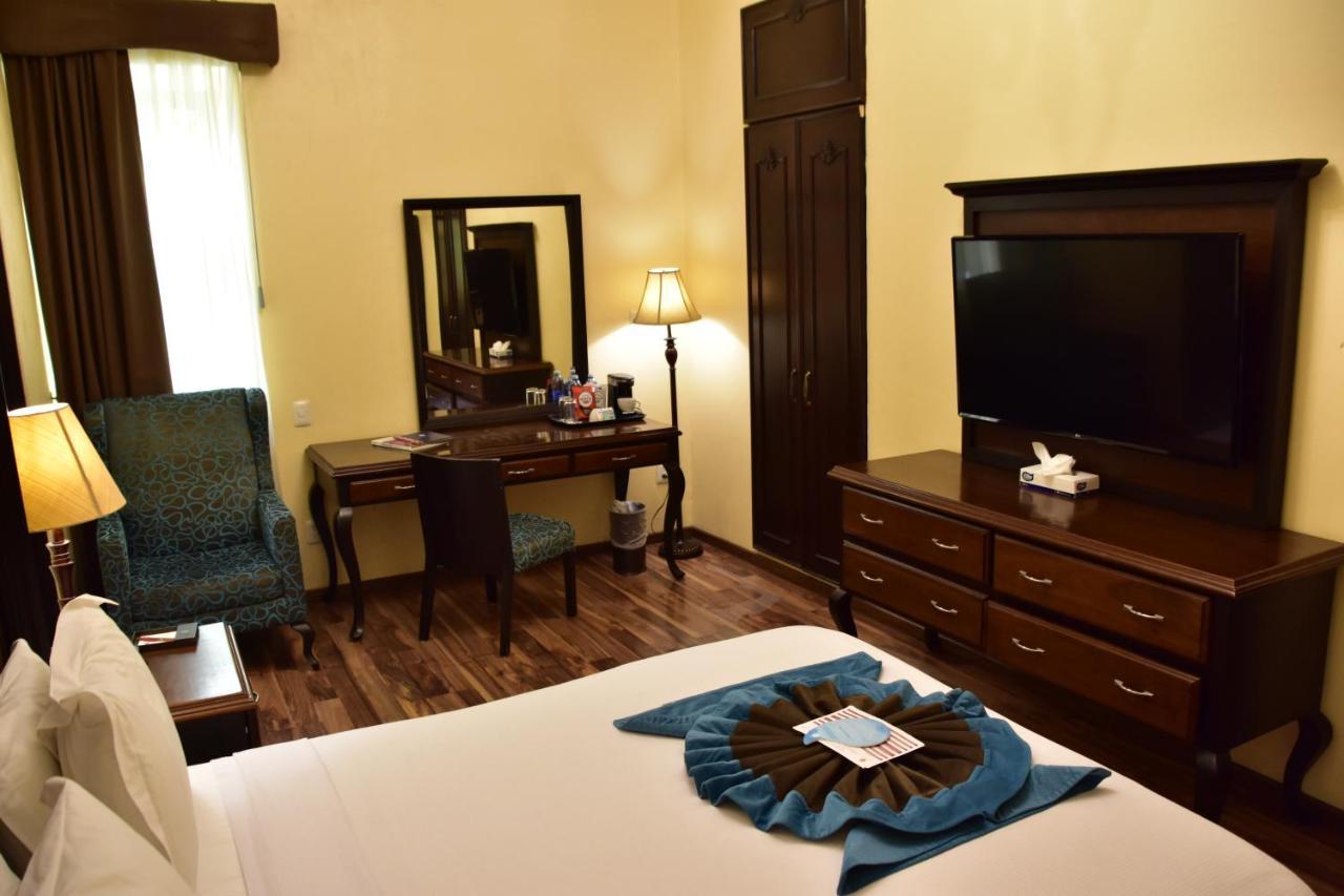 Standard Queen Room