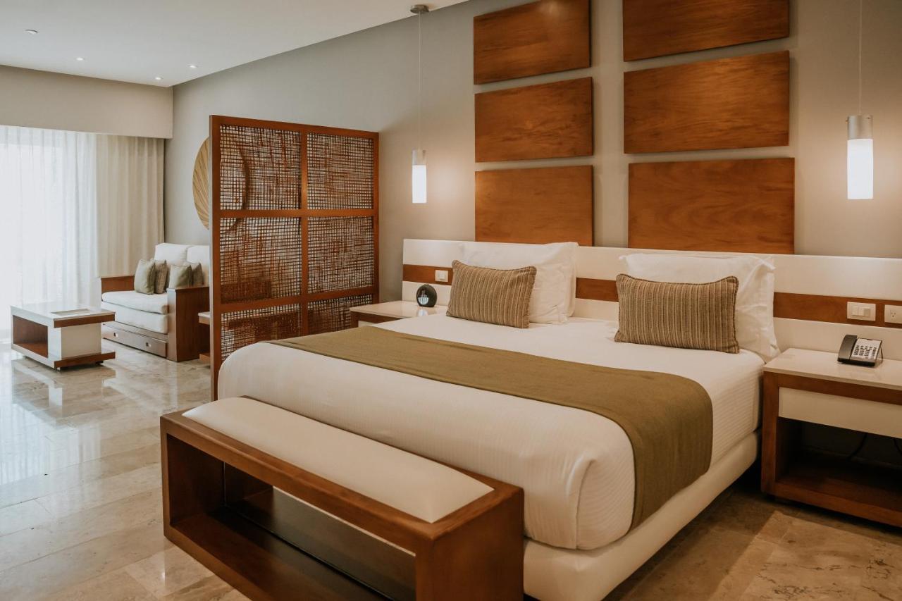 Deluxe Junior Suite 1 King Bed