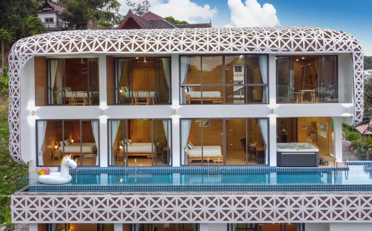 Eight-Bedroom Villa