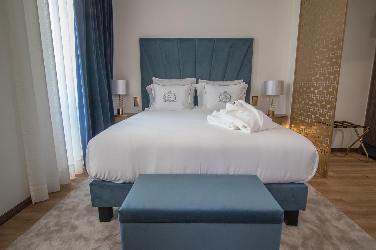 Deluxe Double Room Square View