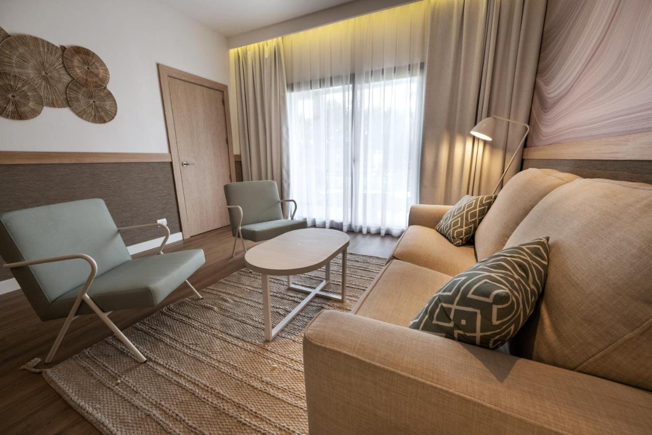 1 King Bed Deluxe Junior Suite SGL