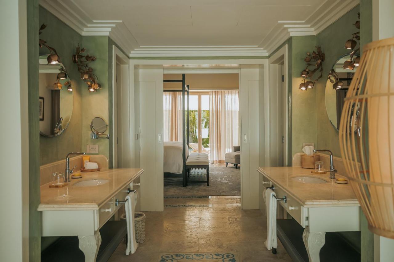 Luxury Pool One-Bedroom Suite