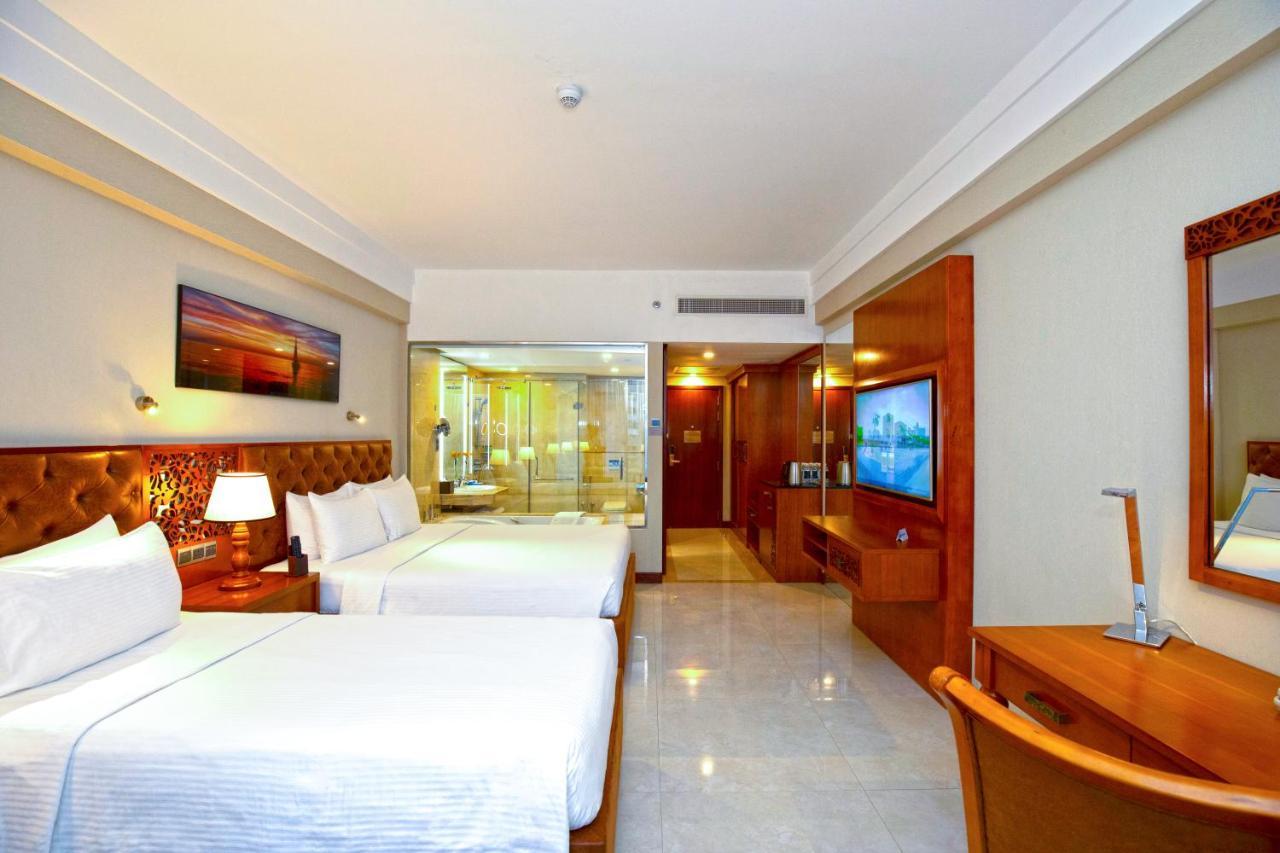 Deluxe King Room Triple Complimentary City Tour & Access to Beach Lounge