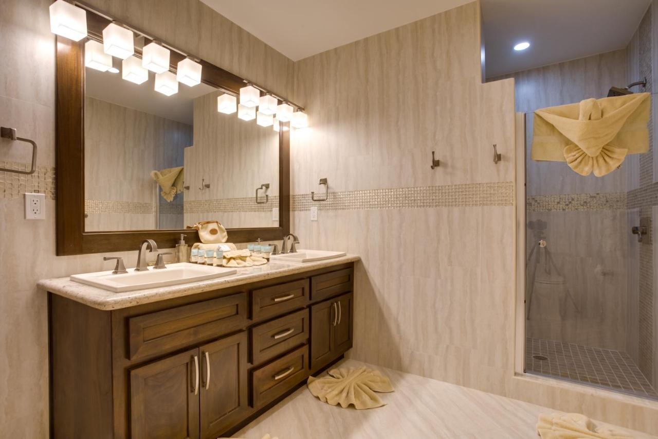 One-Bedroom Ocean Front Deluxe