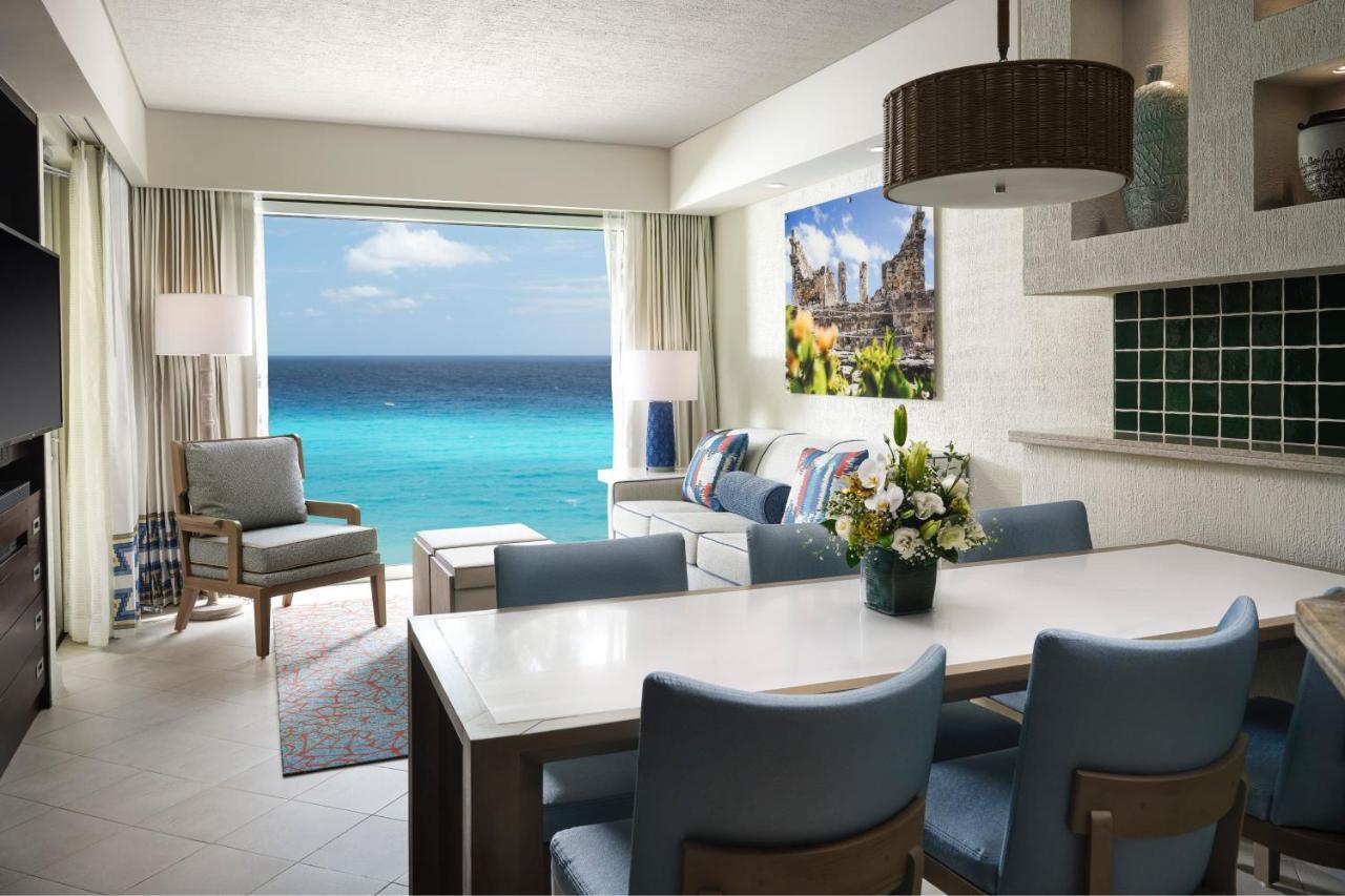 One-Bedroom Oceanfront Villa Whirlpool