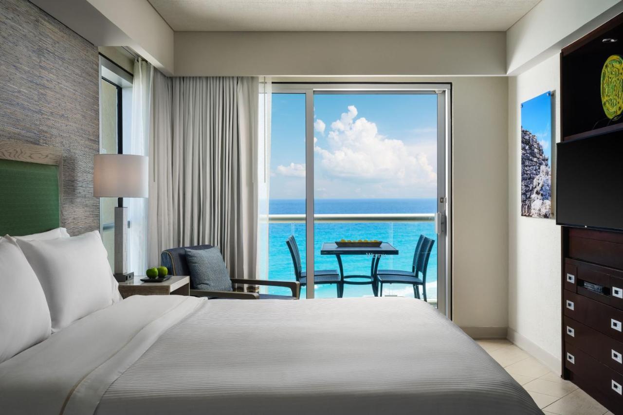 One-Bedroom Oceanfront Villa Whirlpool