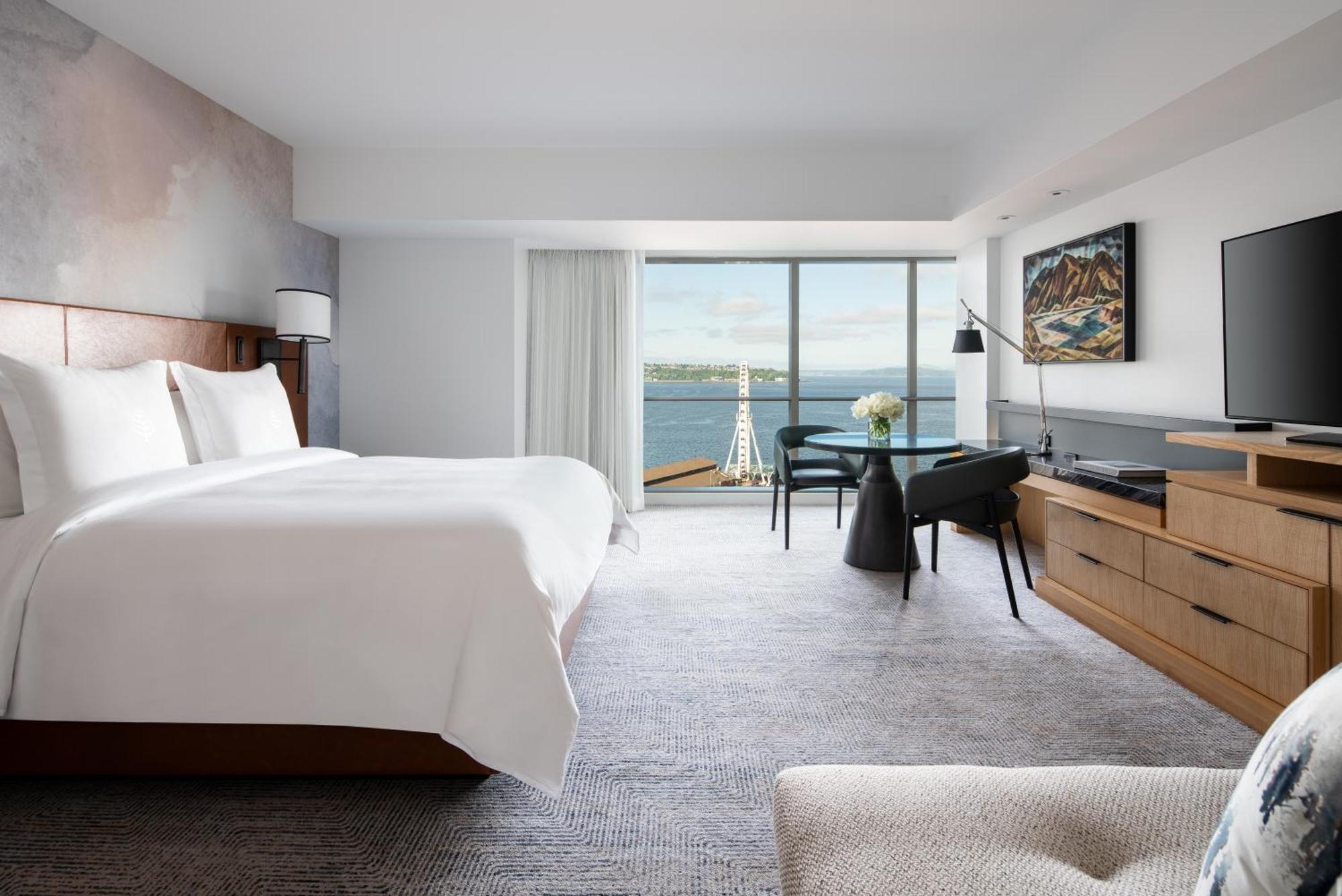 Deluxe Bay View King Room