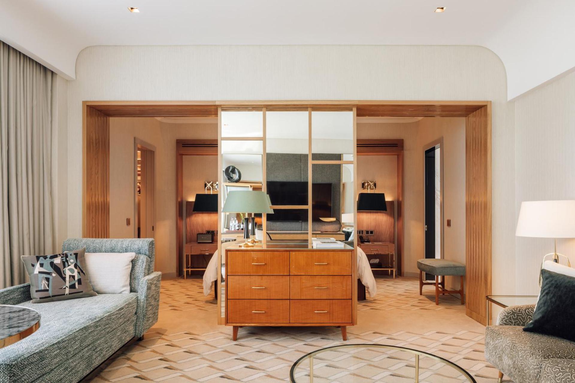 Studio Suite king bed