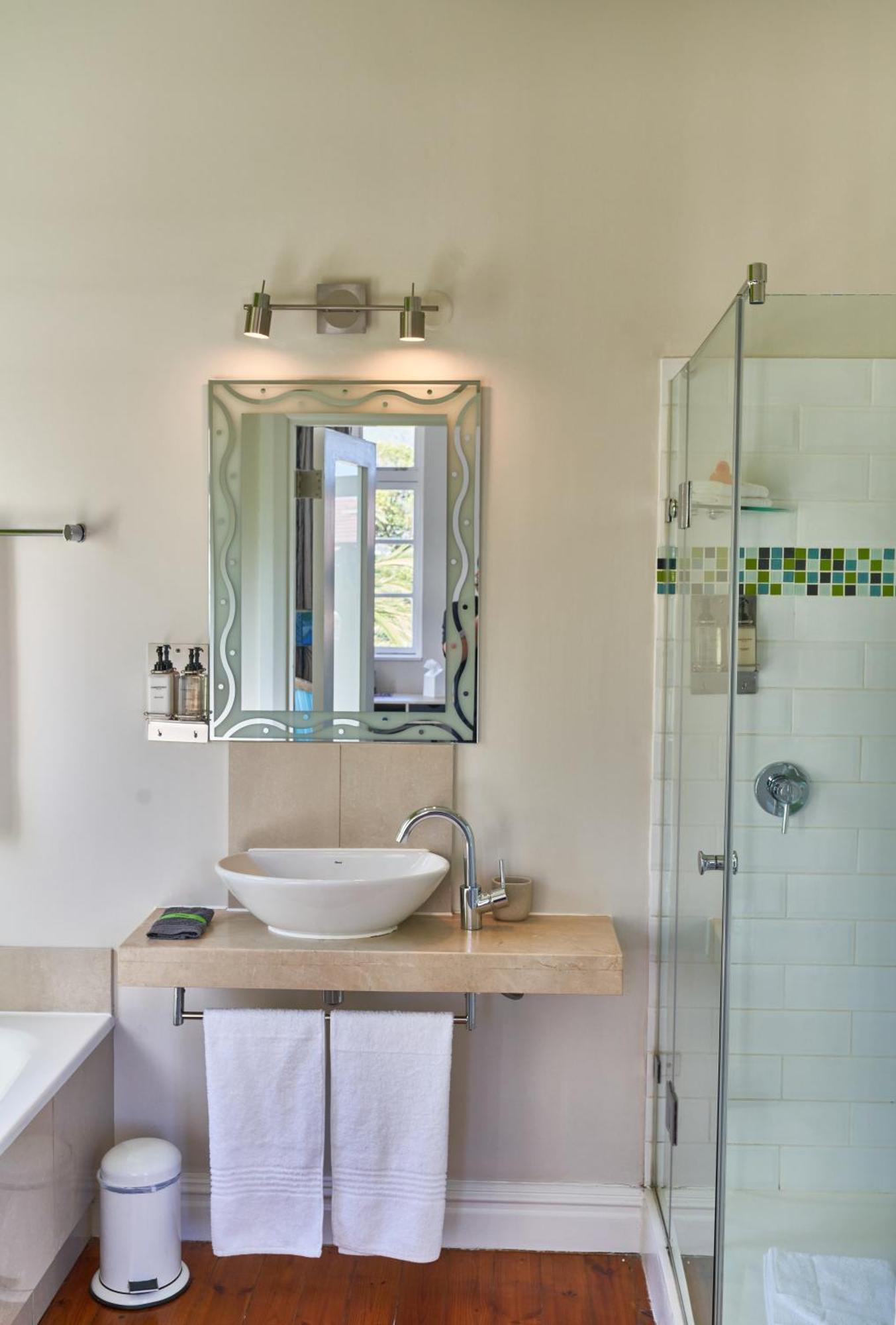 Double or Twin Room Table Mountain View