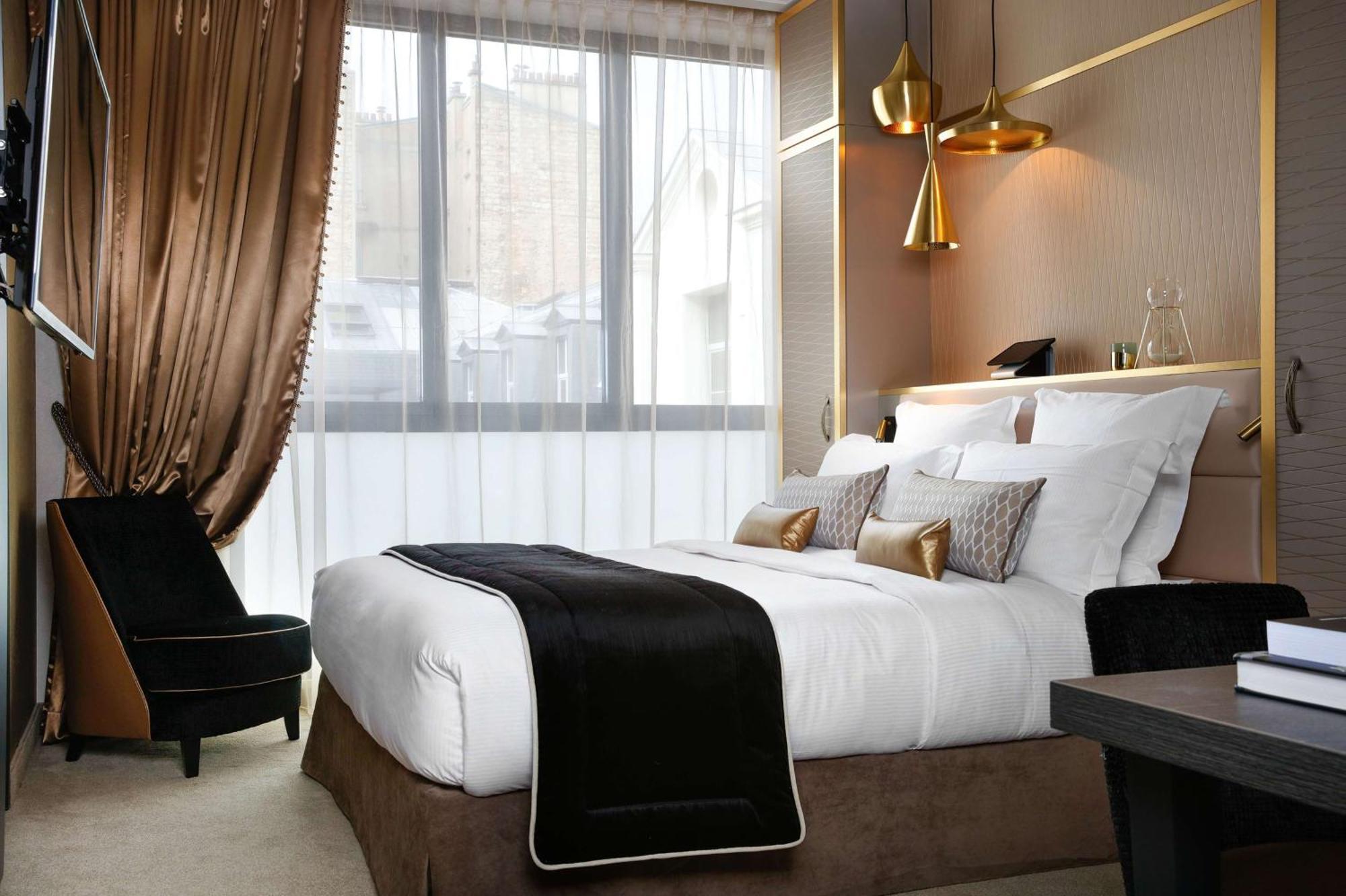 Deluxe Queen Room