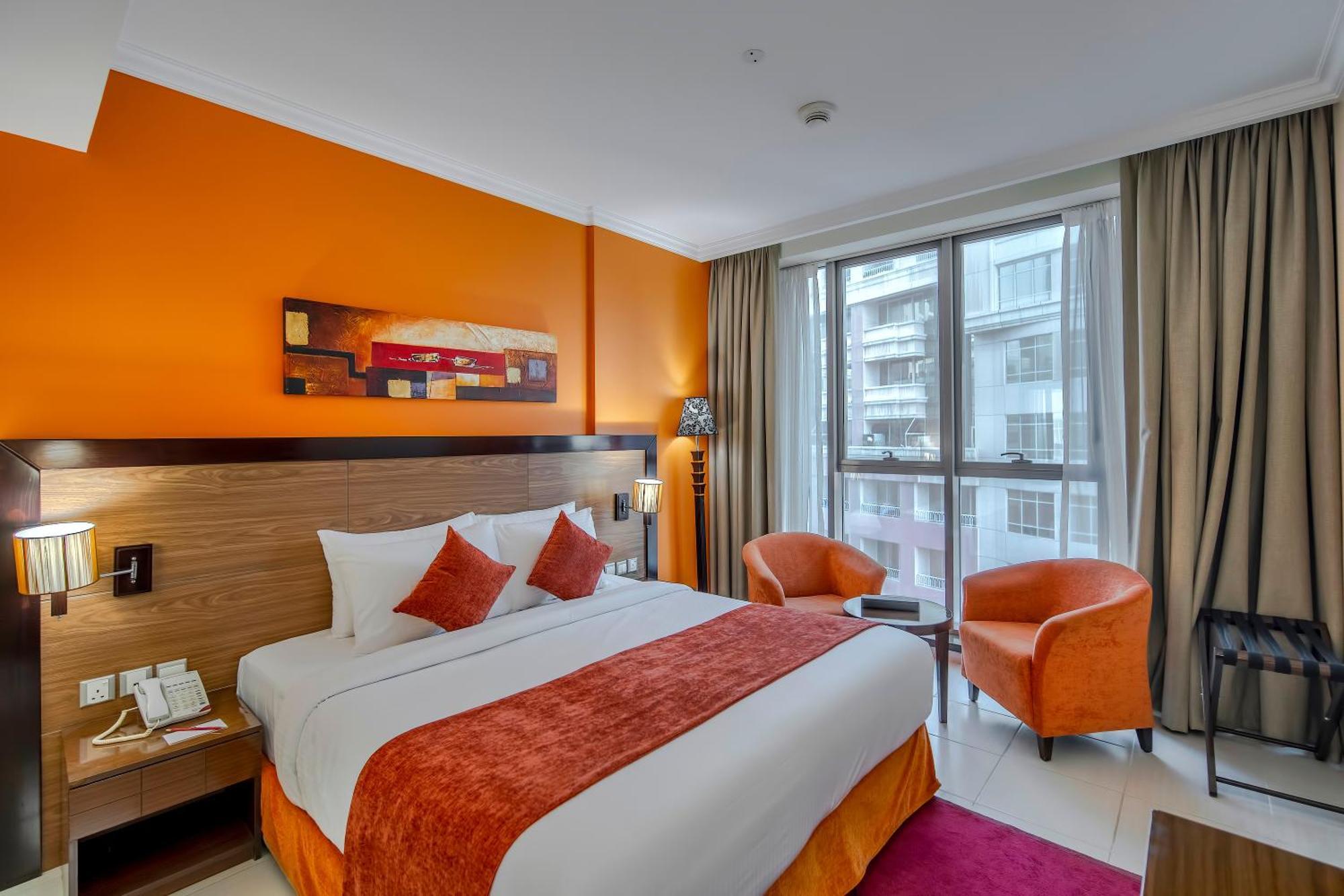 Deluxe One Bedroom Apartment with Balcony