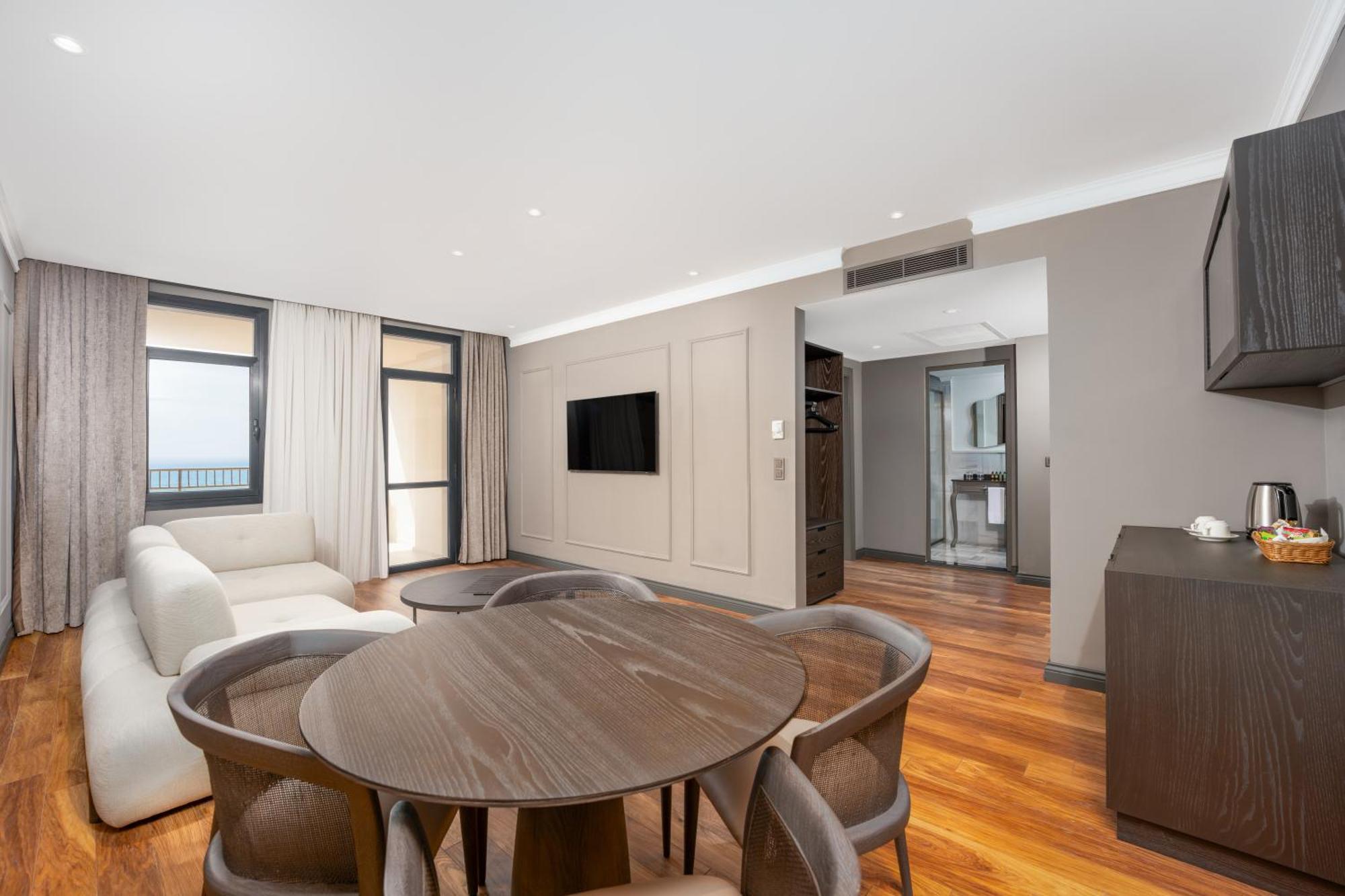 Deluxe Suite