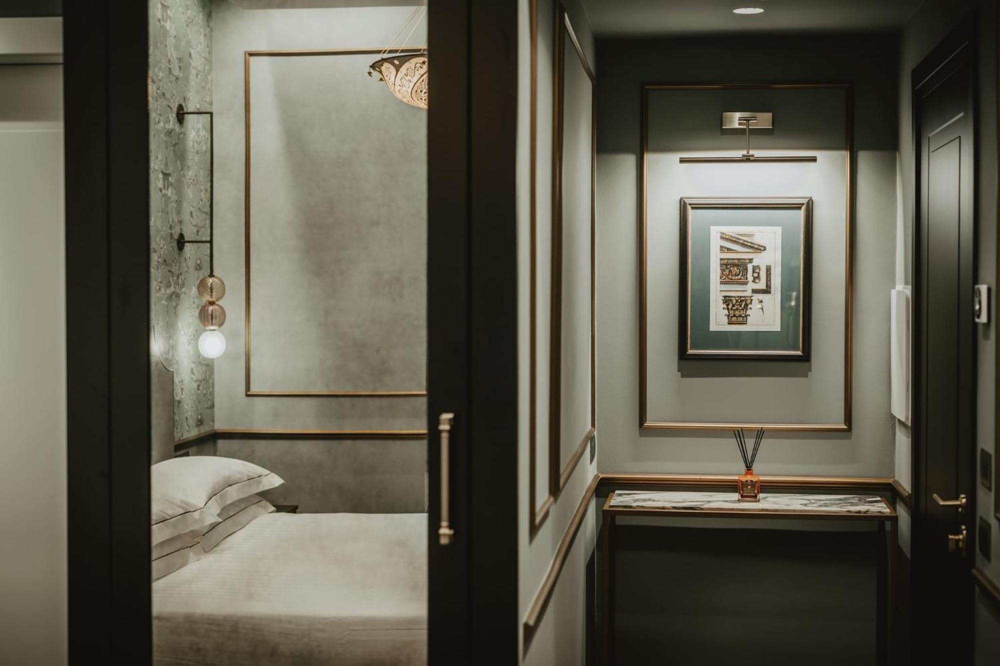 Queen Comfort Room