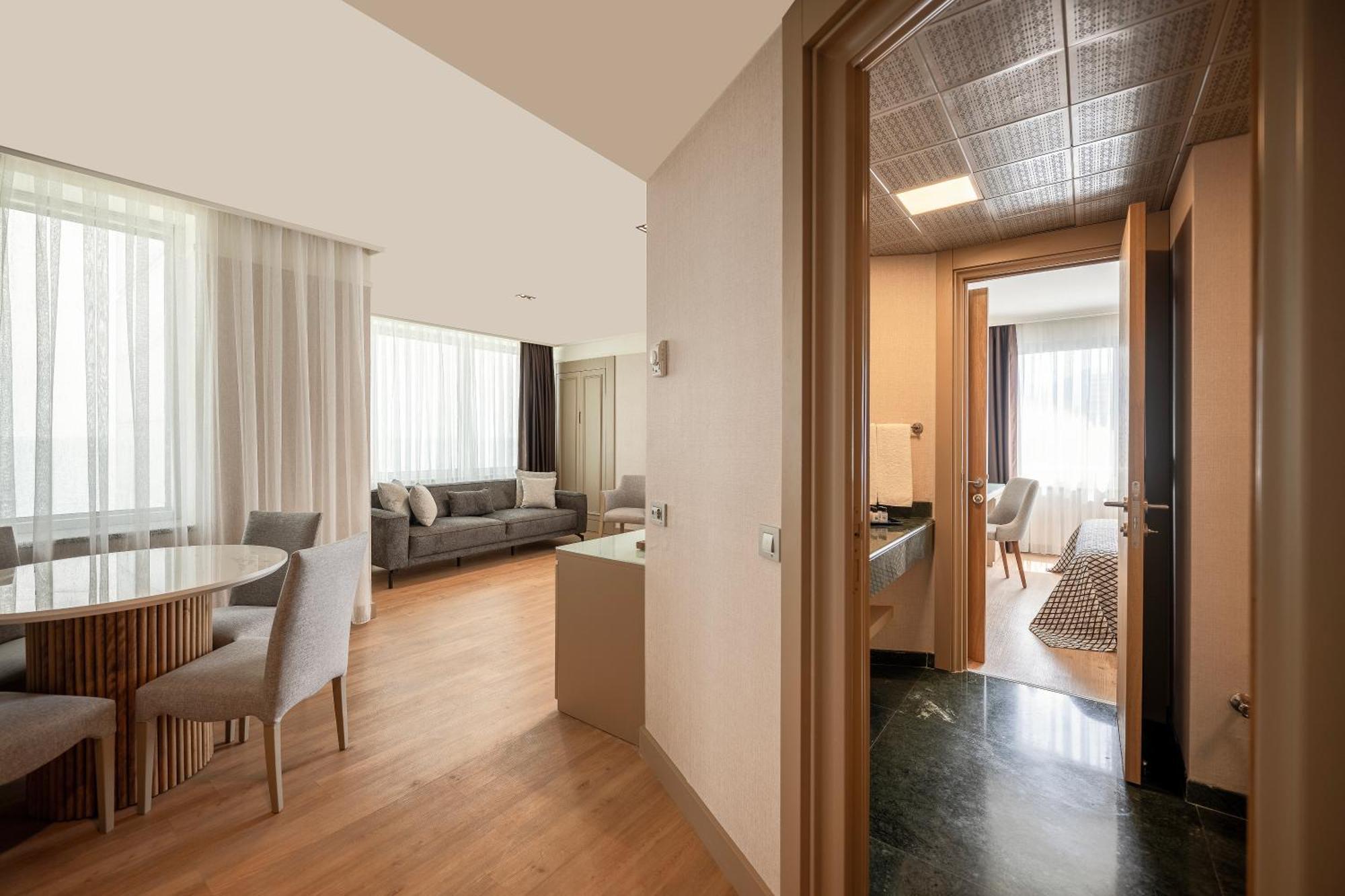 Junior Suite,1588047964:JPEG