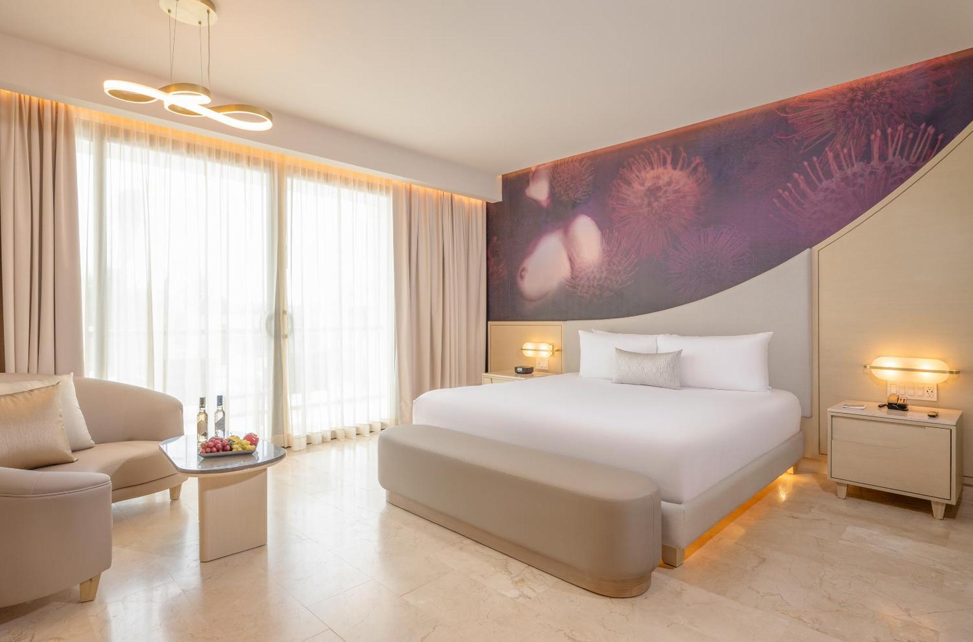Beloved Tropical View Jacuzzi Suite - The Eden Section