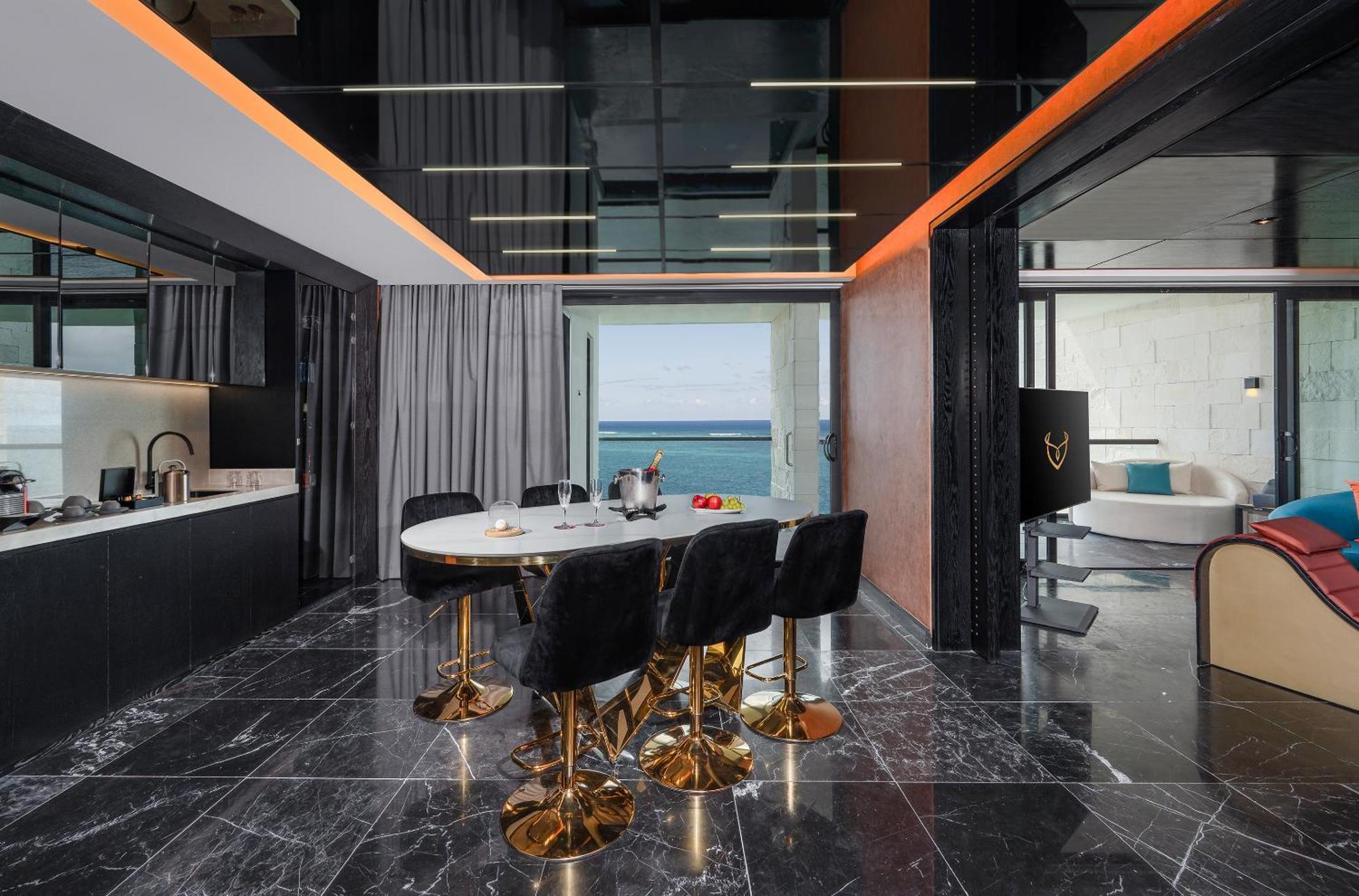Diamond Ocean View Jacuzzi Suite – The Eden Section