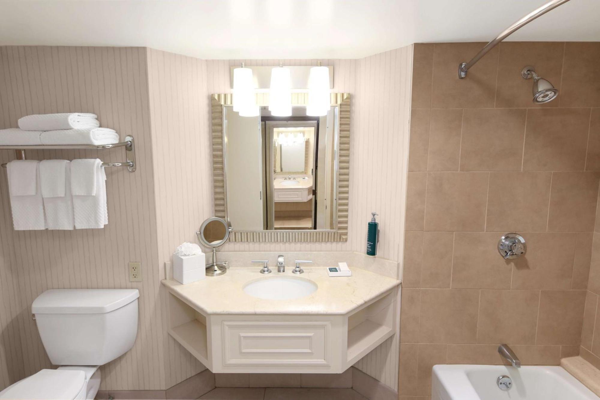 Quarto Duplo com 2 Camas de Casal
