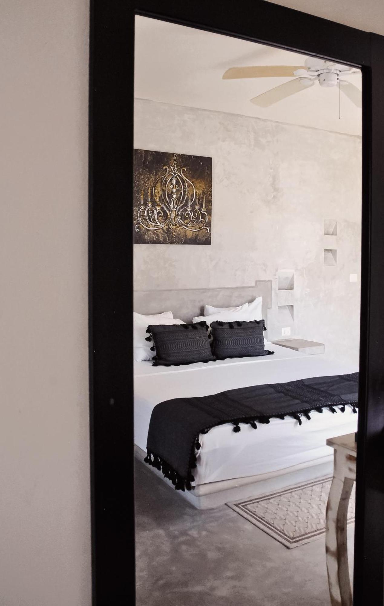 Deluxe King Suite