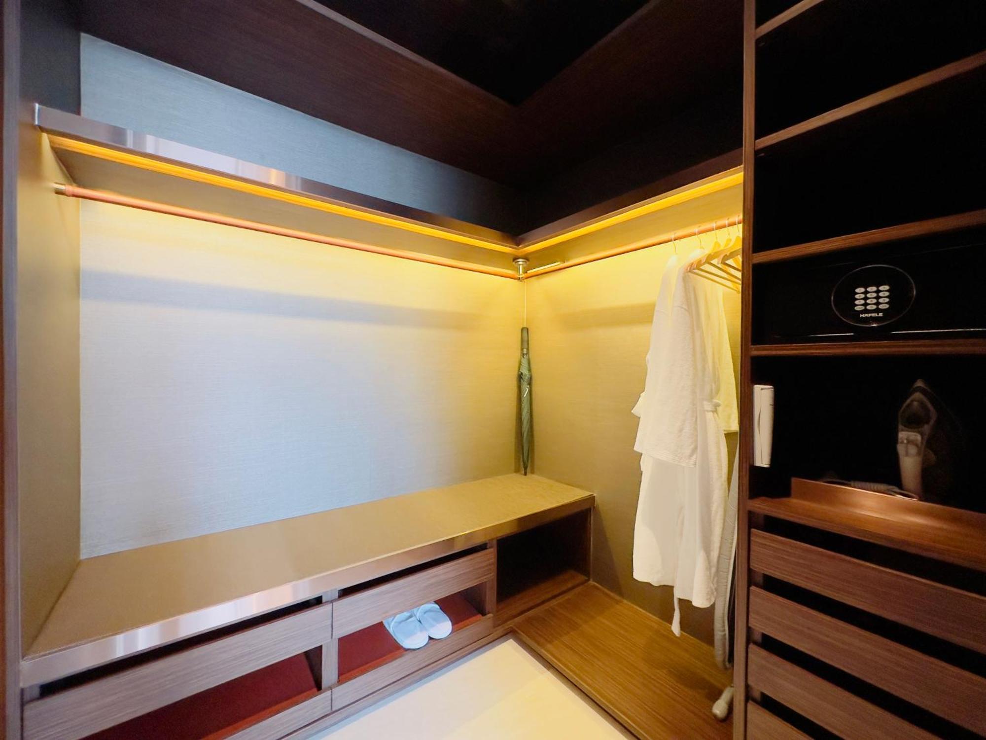 SILQ Penthouse Plunge Pool