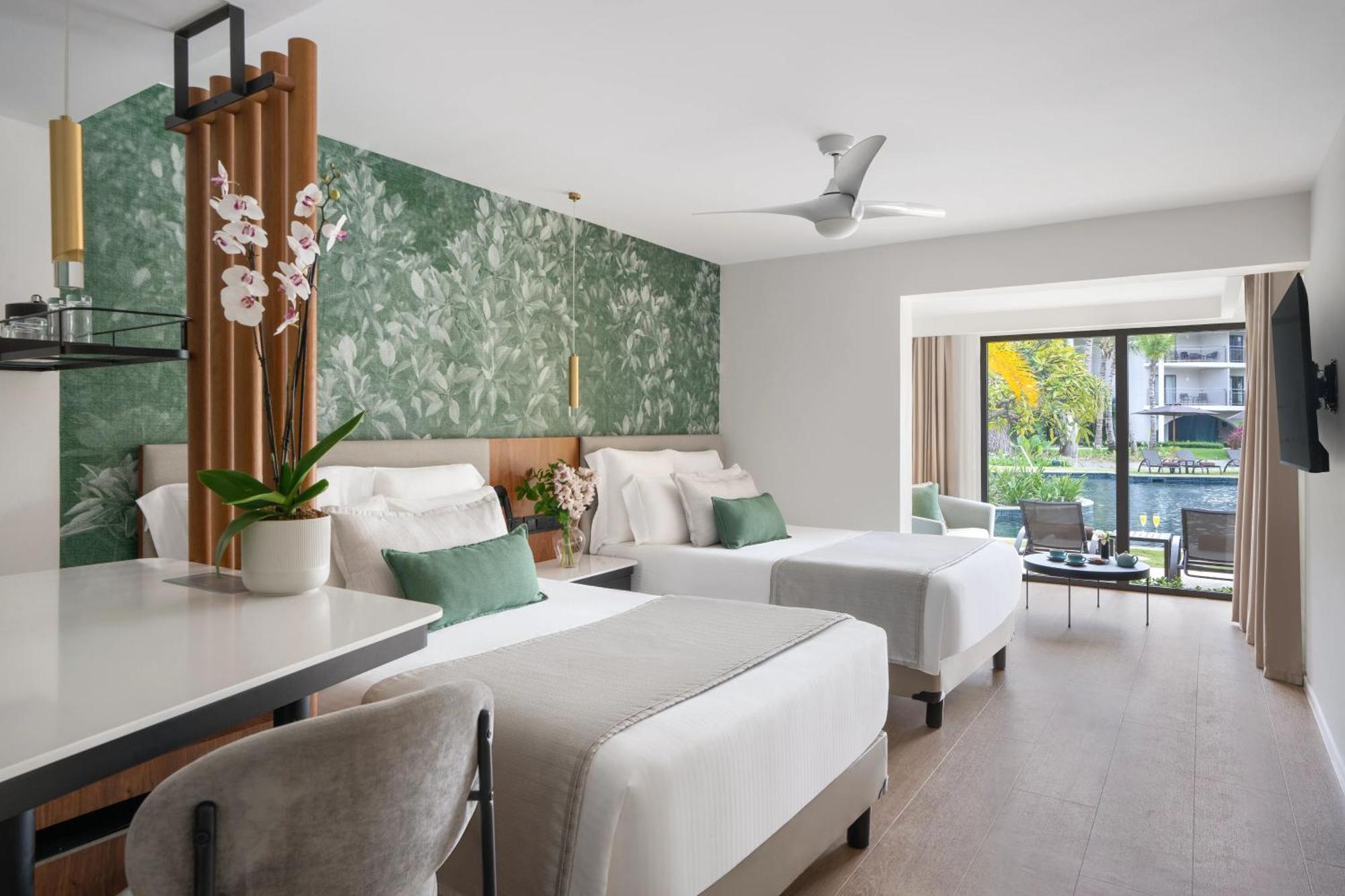 Junior King Suite Pool View