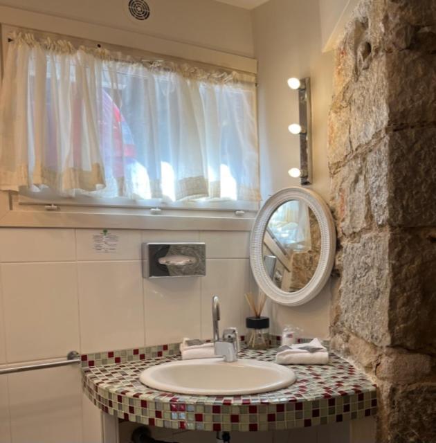 Economy small Double Room Semi Basement
