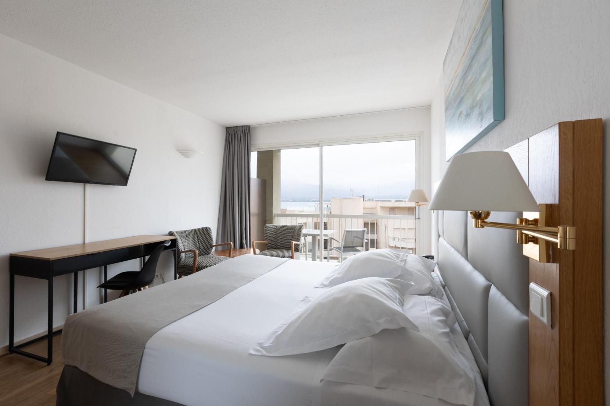 Large Double or Twin Room