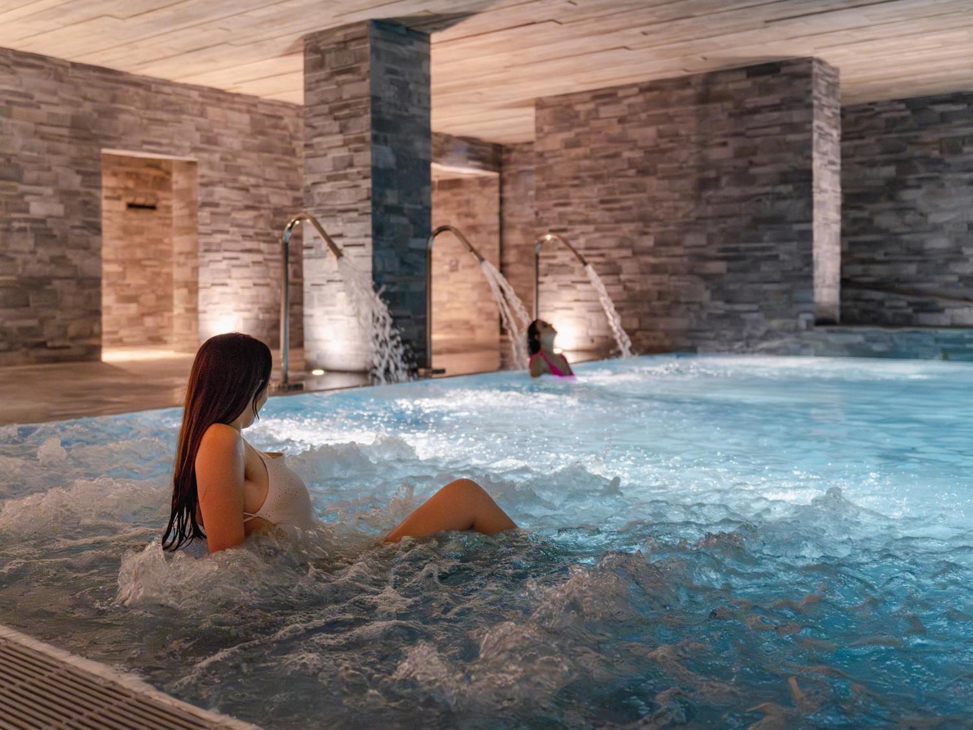 Room Studio - Spa and Pool Access Included,1604068148:JPEG