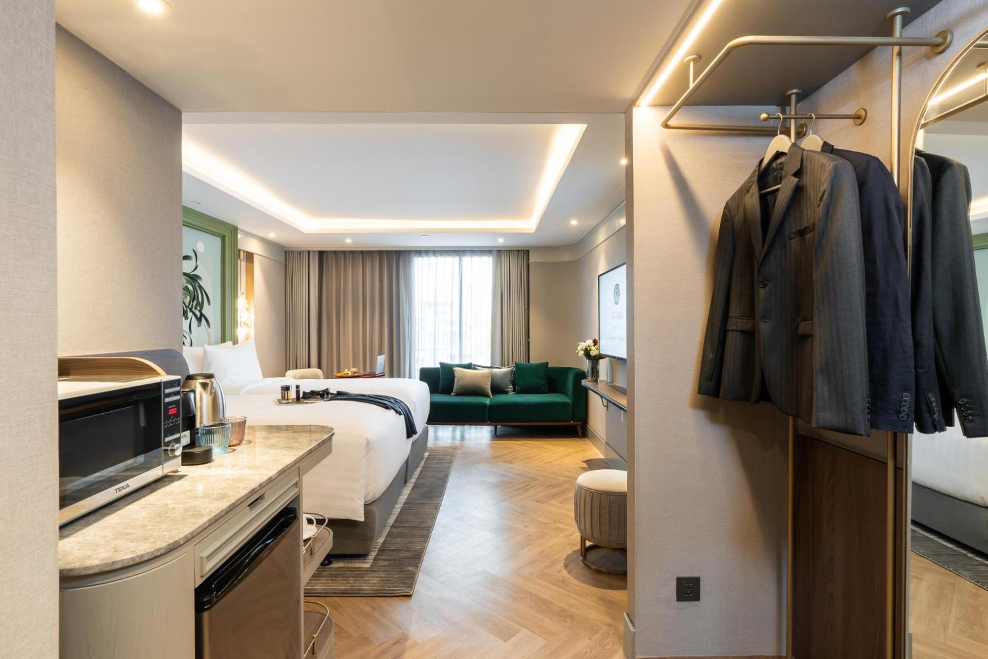 Deluxe Atelier
